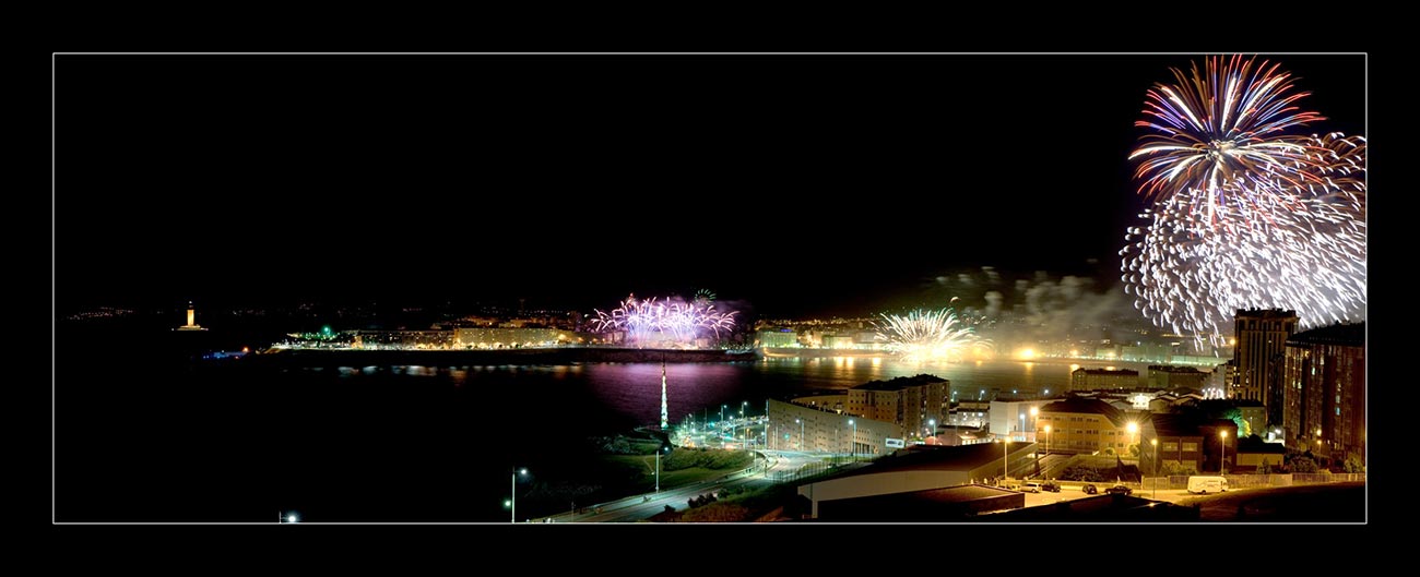 Fotografía nocturna panorámica de A Coruña